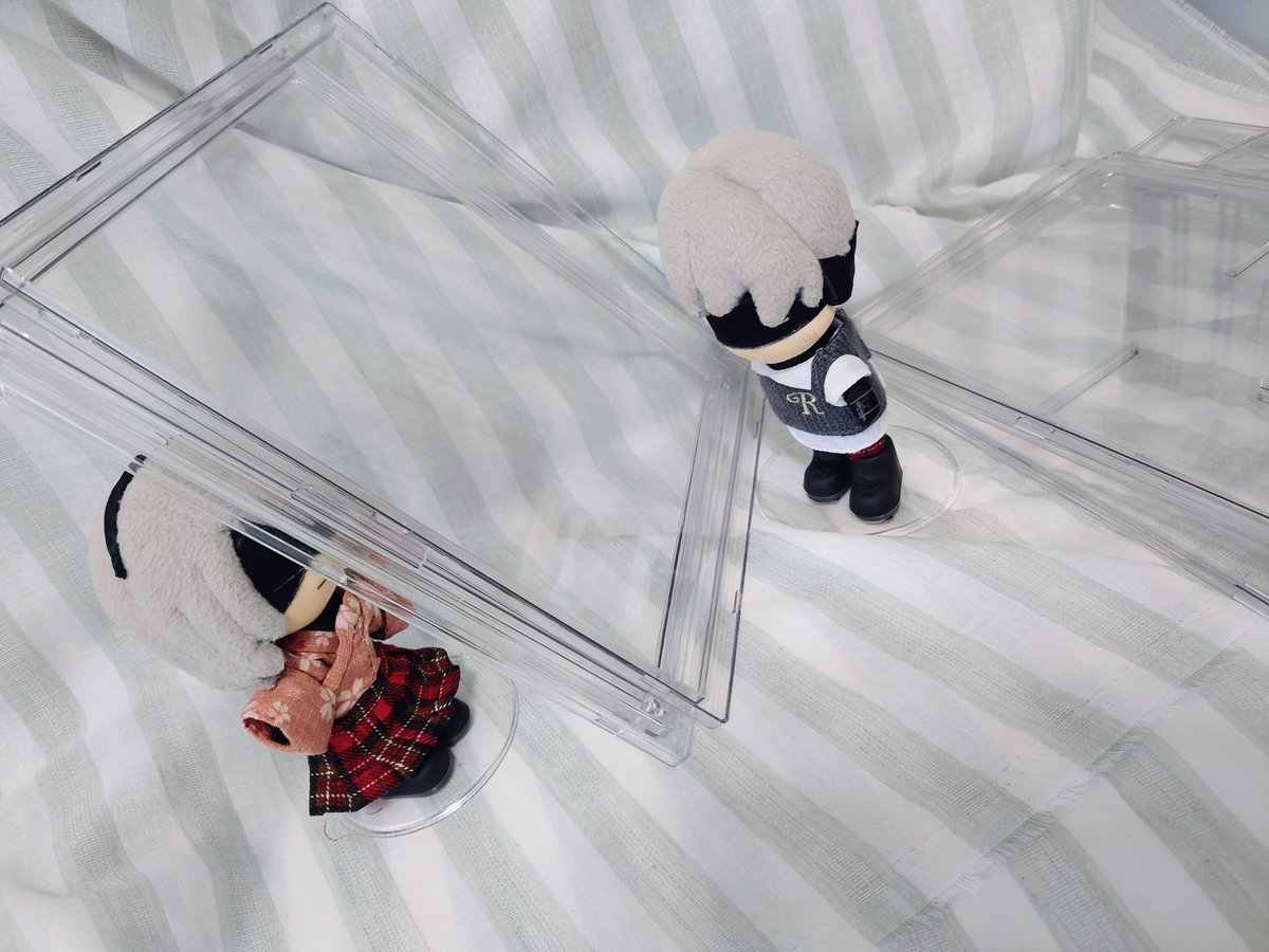 Reorag's tweet photo. ( ´ｰ`).｡oO(とぅびぬいんずが組み立てるのを手伝ってくれました)　
「ぬ〜！」
「わー！とぅびーはちからもちですね！」
「ぬゃ？！」
「とぅびー！！いまたすけます！！」
( ´ｰ`).｡oO(とぅびぬいさんがうっかり閉じ込められたりしました) https://t.co/OFLvPLjxSv