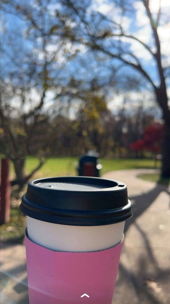 SerpilTrader's tweet photo. Günaydın canlar ☀️

Bugün sakin, net ve kendinizden emin ilerleyin
Acele yok, telaş yok… sadece kendi ritminiz olsun… 

Bugünün mottosu:
“Ben neyi seçersem, günüm ona dönüşür.”

Hadi güzel bir gün olsun 🤍

#bist100 #xu100 https://t.co/klwPudPx3X