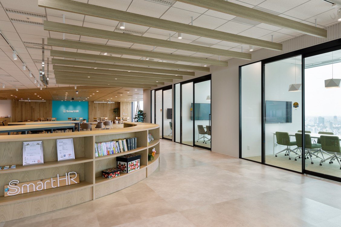 【社員ファーストが本気すぎるIT企業】

・副業OK
・育児サポート充実
・引越し補助10万円
・フルフレックス制度
・入社日に有給15日付与
・リモートワーク比率82%
・直近5年で従業員数が7倍

社員が最高のパフォーマンスを出せる環境作りに、これほど本気な会社は珍しい。

その会社の名は、