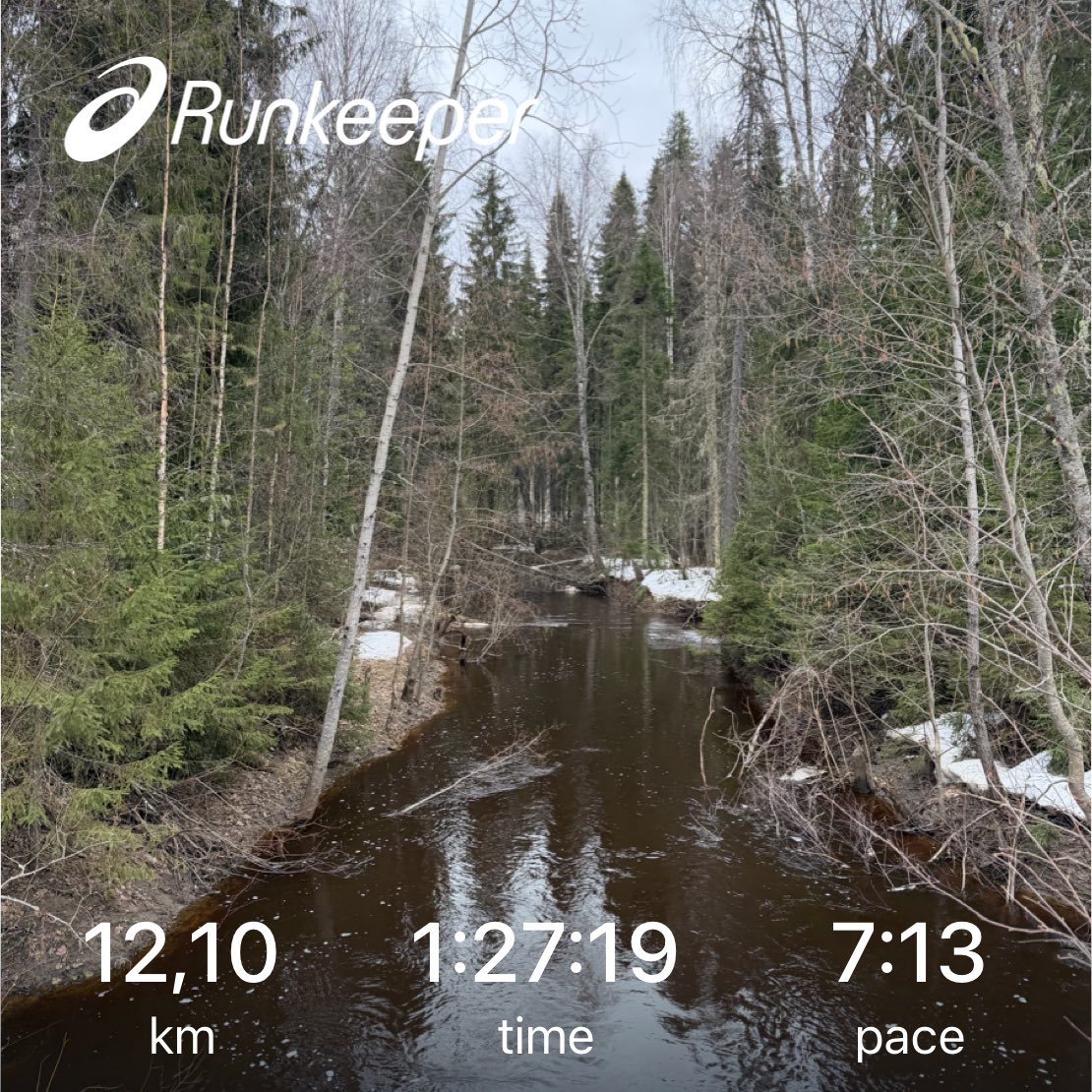 AnglyRun's tweet image. Recovery run today.
Slow pace, easy breathing, forest trails.
Slow means right. 🌲🐢
#RecoveryRun #EasyRun #MarathonTraining #RunnerMindset #Running