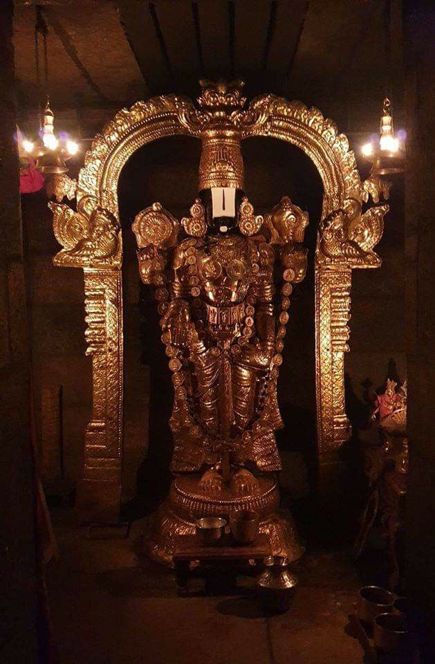 vignesh__9's tweet image. In the presence of , every worry fades and every prayer finds its way. 🙏

#Venkateswara #DivineBlessings #Faith #Spirituality