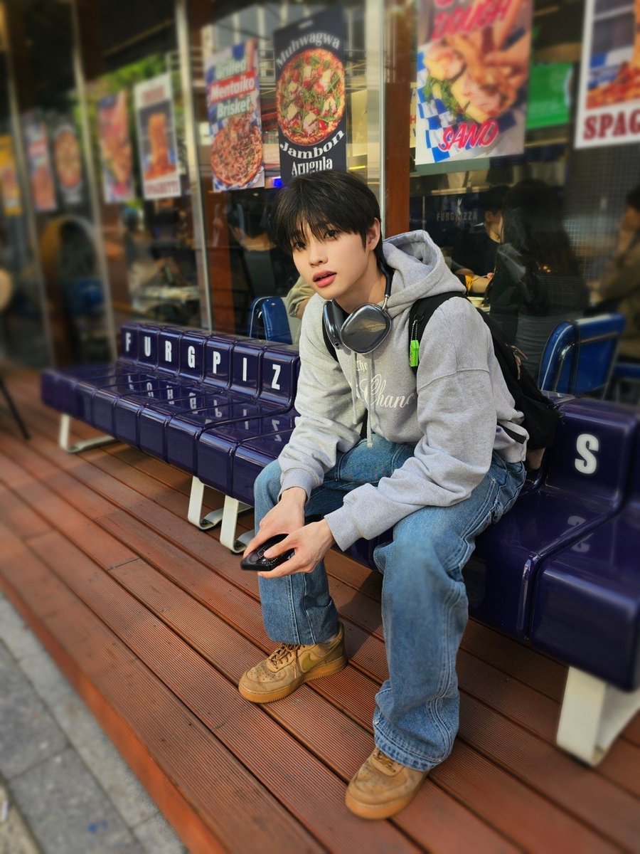 TIOT_NOW's tweet photo. [#예찬]  
벌써 후드티가 더운 날씨라니…🫠

#TIOT #티아이오티 
#신예찬 #SHINYECHAN https://t.co/BdOEdHp12B