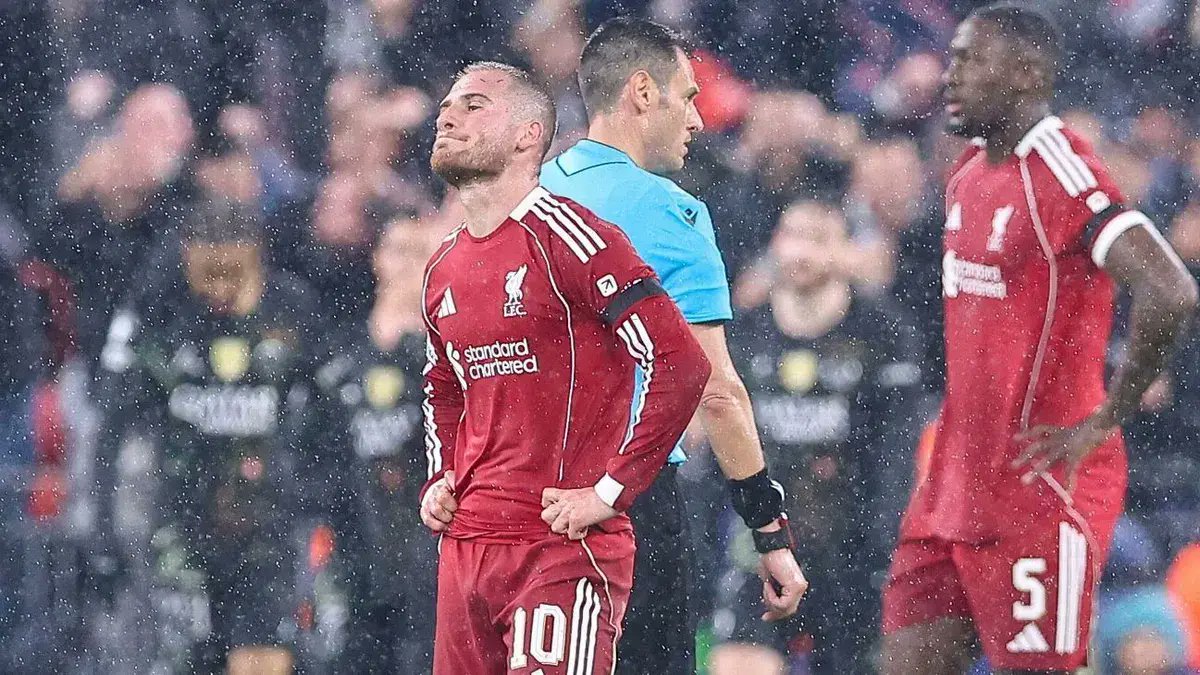 DeportesTND's tweet image. ⚽ ¡Liverpool cae 4-0 en la Champions y mira a la Premier para salvar la temporada! Calendario más liviano, Slot apunta al top-5. Derbi ante Everton en Hill Dickinson Stadium, ¿nuevo inicio? #Liverpool #PremierLeague