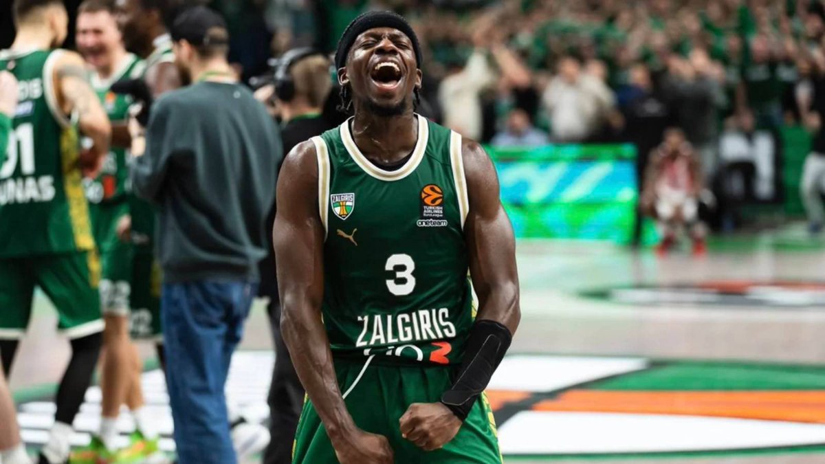 Sylvain Francisco: "MVP olmam gerekiyor çünkü hiçbir maçı kaçırmadım.  Ayrıca Zalgiris'te oyun kurucu olarak oynayan bir oyuncu için play-off'lara  gitmek çok zor. Vezenkov, Olympiacos için oynuyor. Bu yüzden işleri  kolaylaşıyor." 🟢Sylvain Francisco'nun