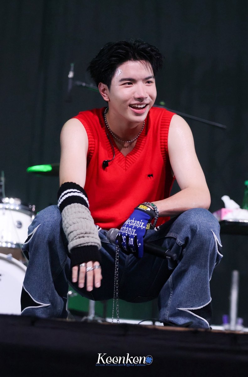 keenfanbaseTH's tweet image. ชุดแดงหล่อเกินต้านมากครับพี่จักขณ์ 😎 

CLOVER AT CAT EXPO KKN 2026
 
#CATEXPOขอนแก่นxCLO_VER
#keenkeno , @keenkeno_sp