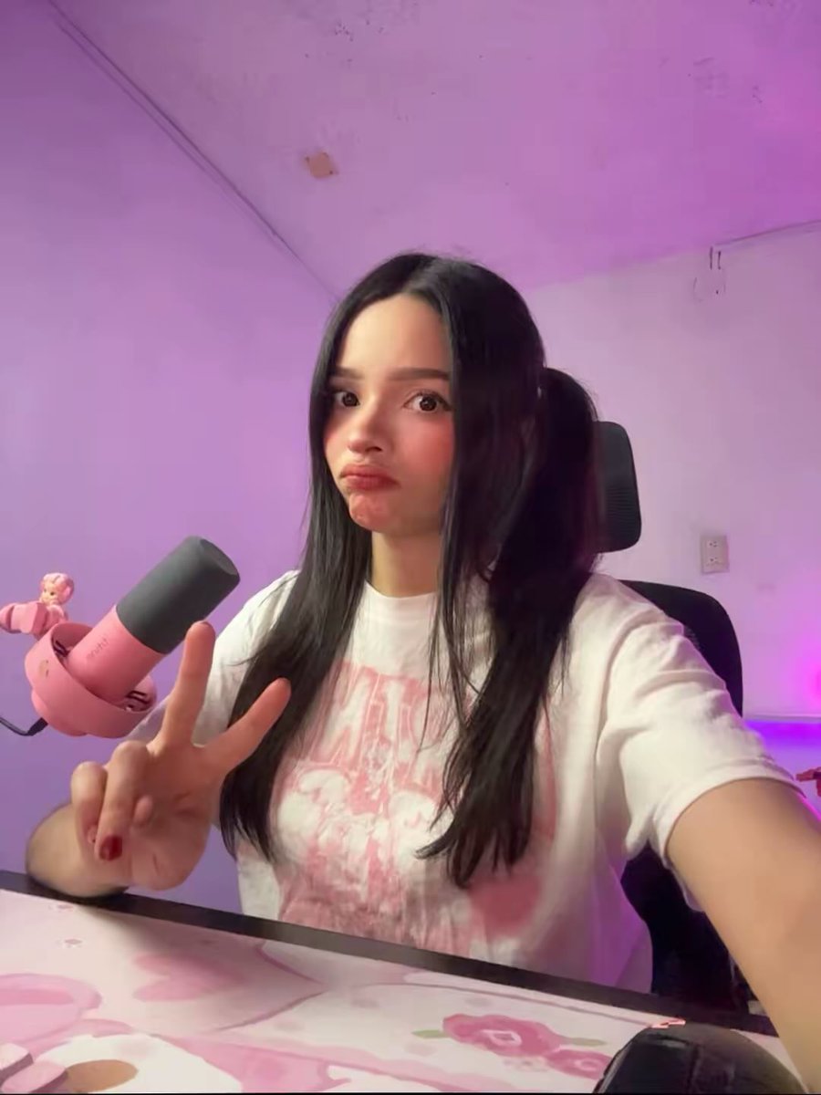 soyjazcooo tweet media