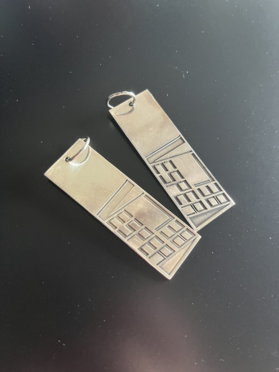 iimanity's tweet photo. Finally, my handmade silver earrings arrived))

They’re the only pair in the world, hehe

Gonna be showing my love for my favorite band everywhere

@vesperbell_info @vesper_yomi @vesper_kasuka https://t.co/B10PaoygMo