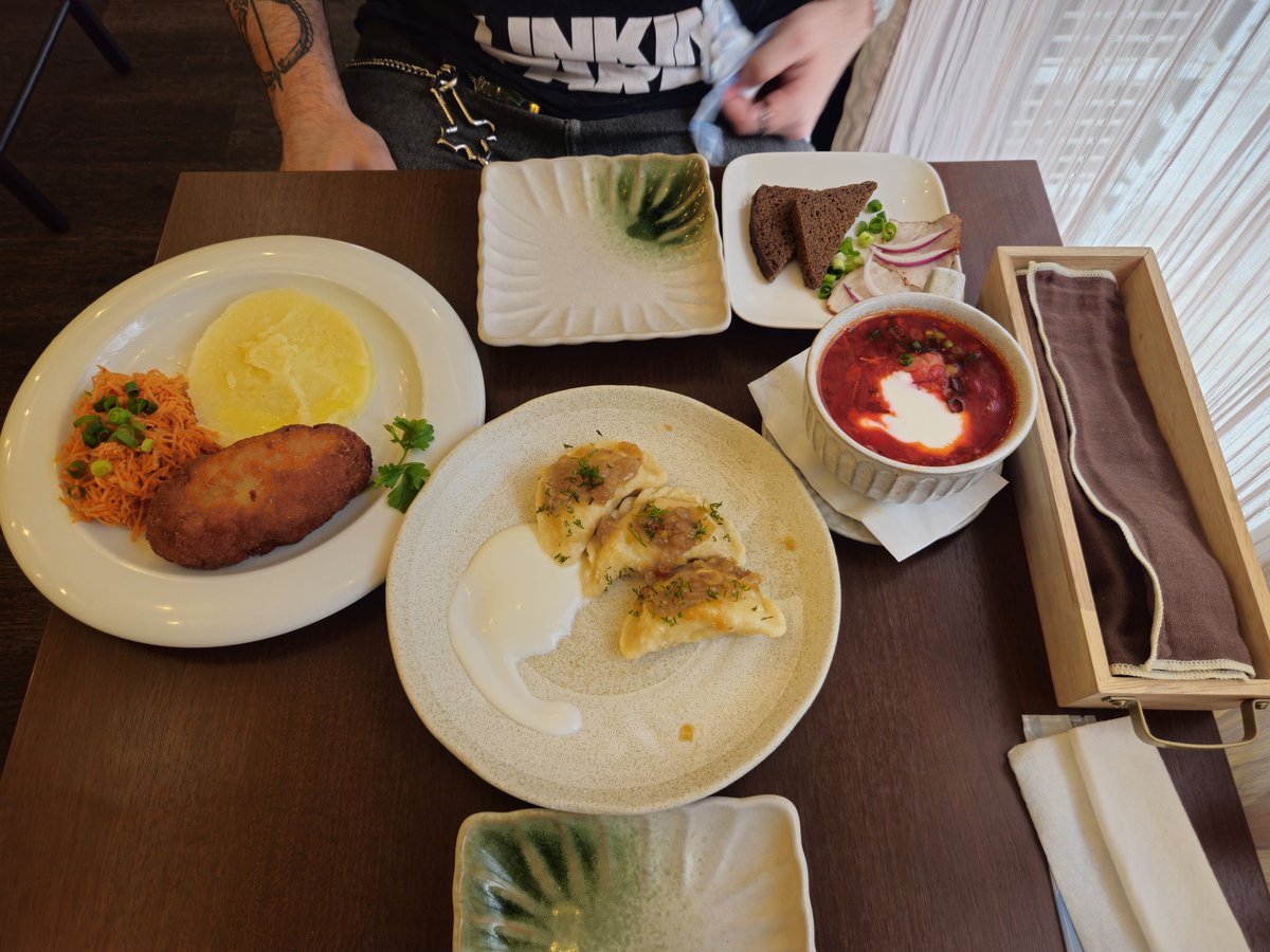 Ψ 𝔩𝔢𝔢! 𝔡𝔬𝔢𝔰𝔫'𝔱 𝔩𝔦𝔨𝔢 𝔶𝔬𝔲 Ψ 🇺🇦🇯🇵 tweet media