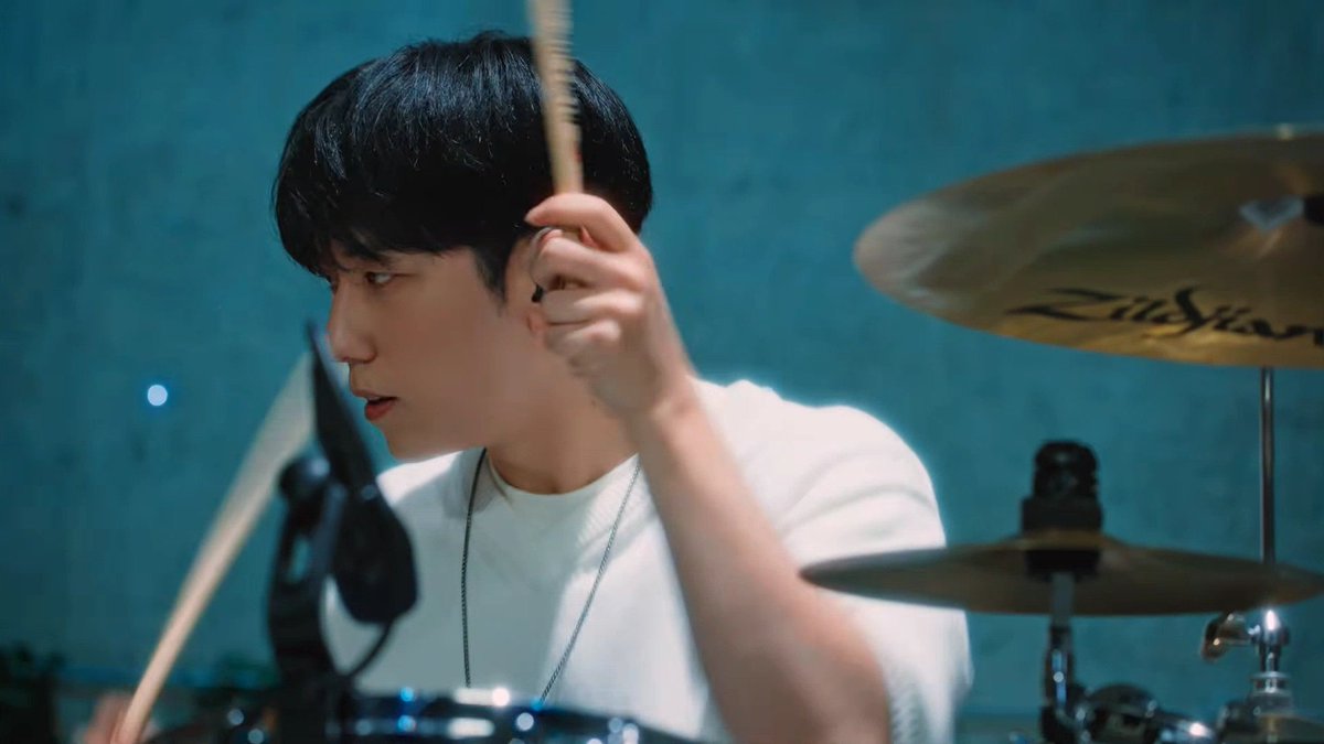 라이브클립건일이진짜잘생겼고진짜이쁨