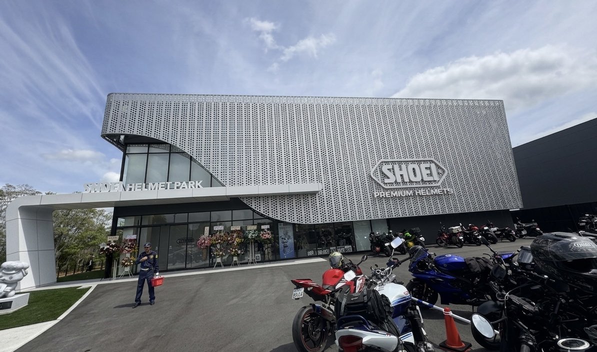 Takeshun1005's tweet image. 昨日オープンした
『SHOEI HELMET PARK』に行ってきました！

SHOEIの歴史やこだわりを実際に見て、
改めて自分が質の高いヘルメットを被っているのかを実感しました。

皆様も是非行ってみてください！

#SHOEI
#SHOEIHELMETPARK