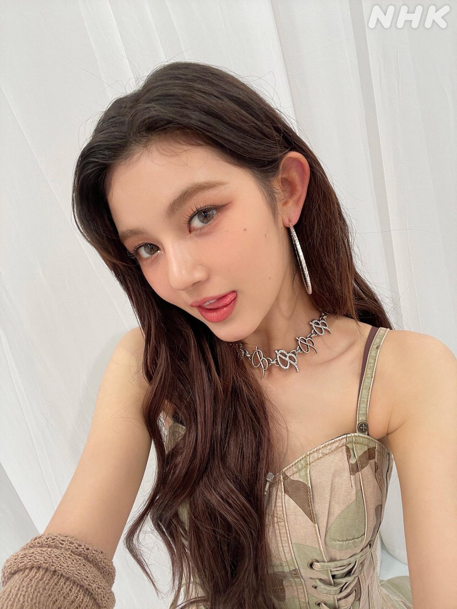 naIpls54's tweet image. #DANIELLE 💛