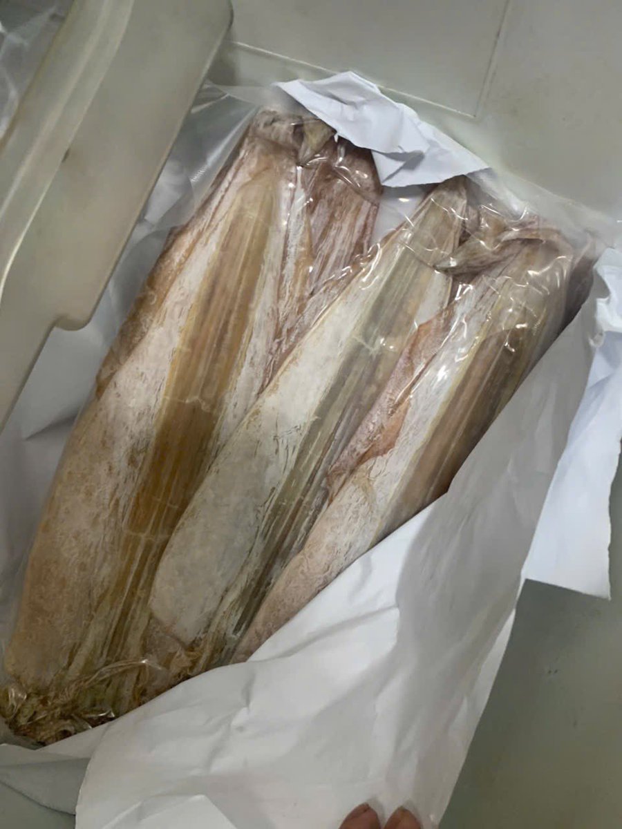 “Mở tủ lạnh thấy món này . “Ướp qua bia 15 phút nhỉ”.Rồi làm gì nữa các Bác nhỉ .Có Bác nào “đi chữa lành không” uống 🍺 khi nào xỉn thì về😋