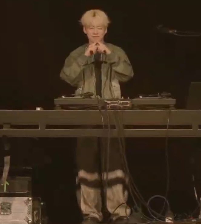 とーり👀 tweet media