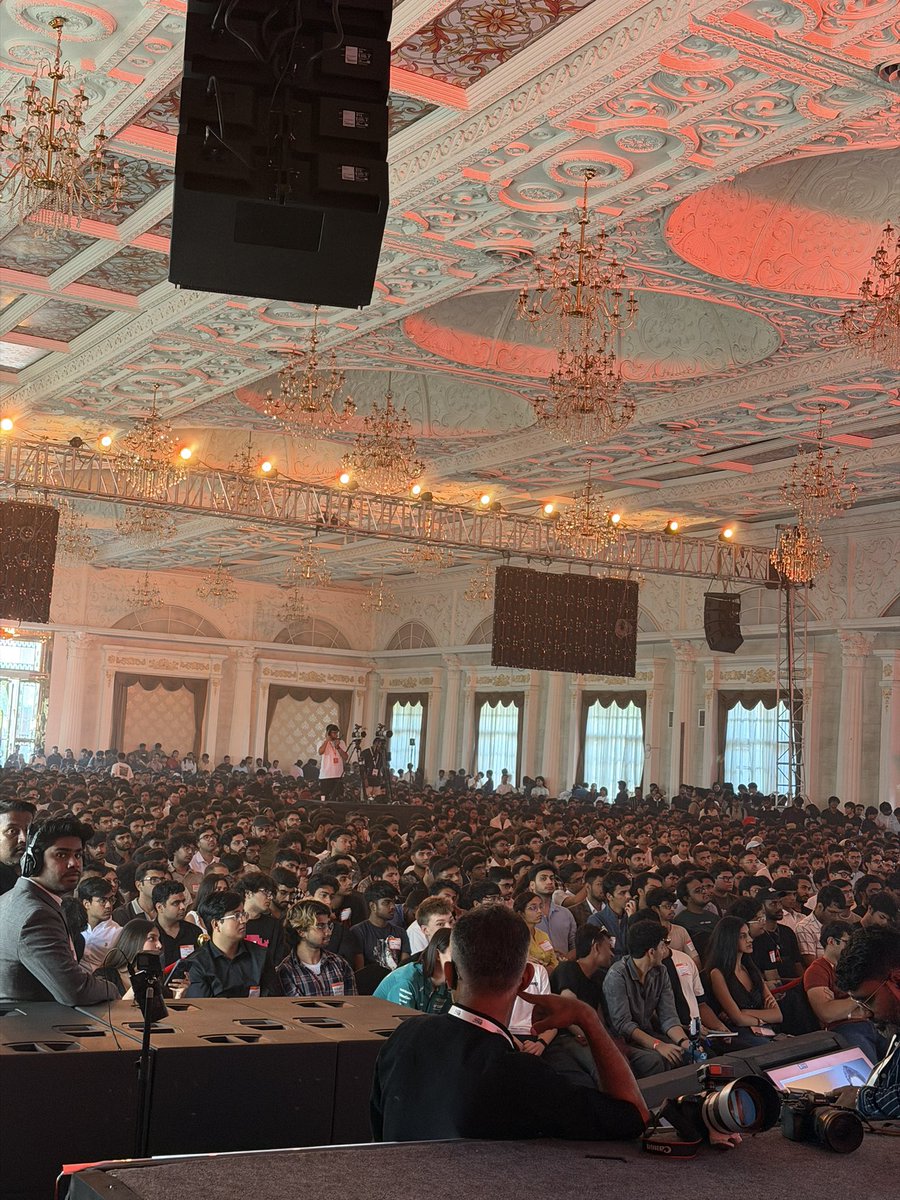 Harshil Mathur tweet media