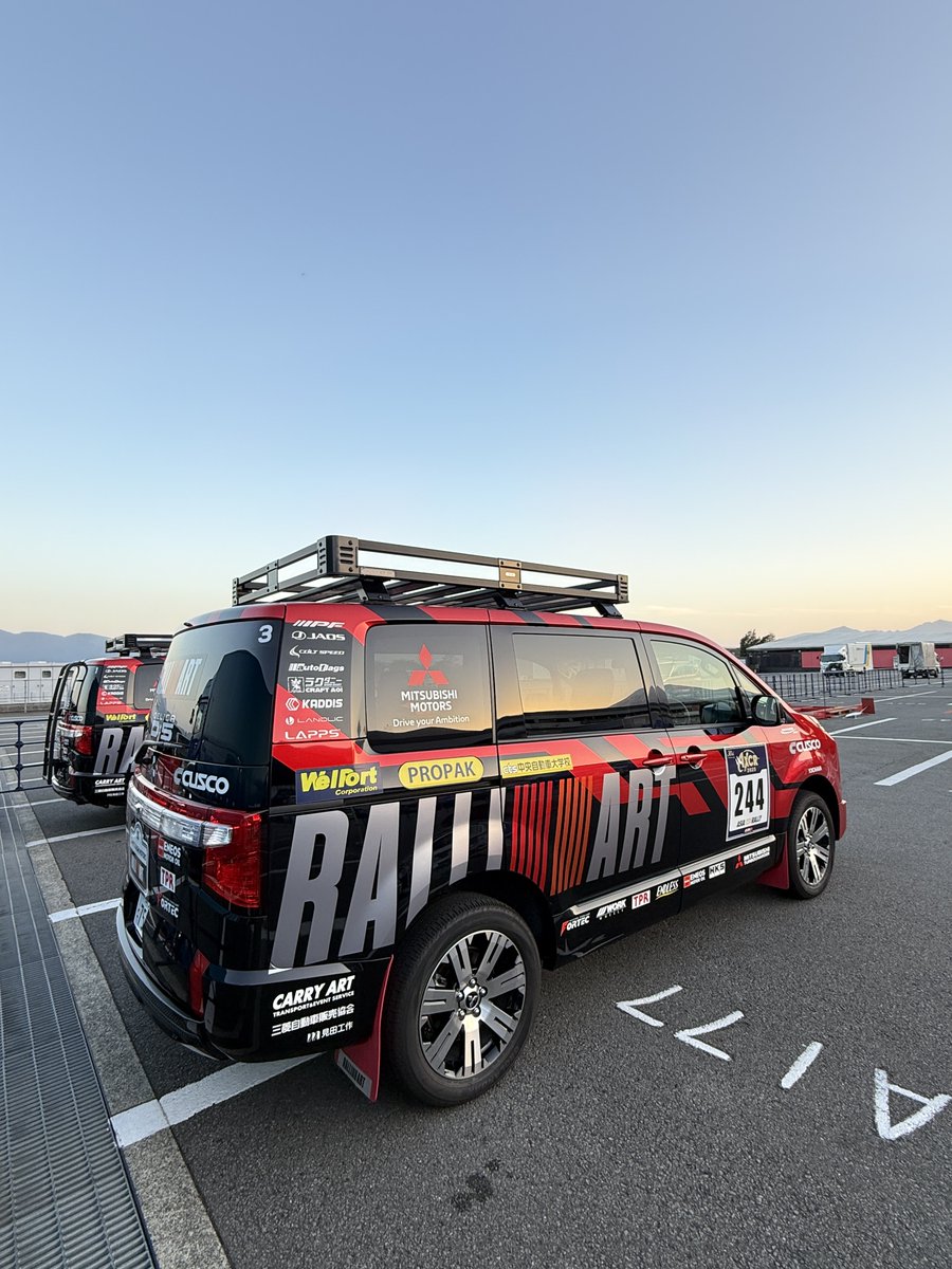 MotorFanweb's tweet photo. 明日ですよ!
シン・モーターファンフェスタ@富士スピードウェイ。三菱さんの登坂キットも設置されました!
お待ちしてますよ。
#motorfan
#モーターファンフェスタ
#三菱
#デリカ https://t.co/jgzqAsYZDU