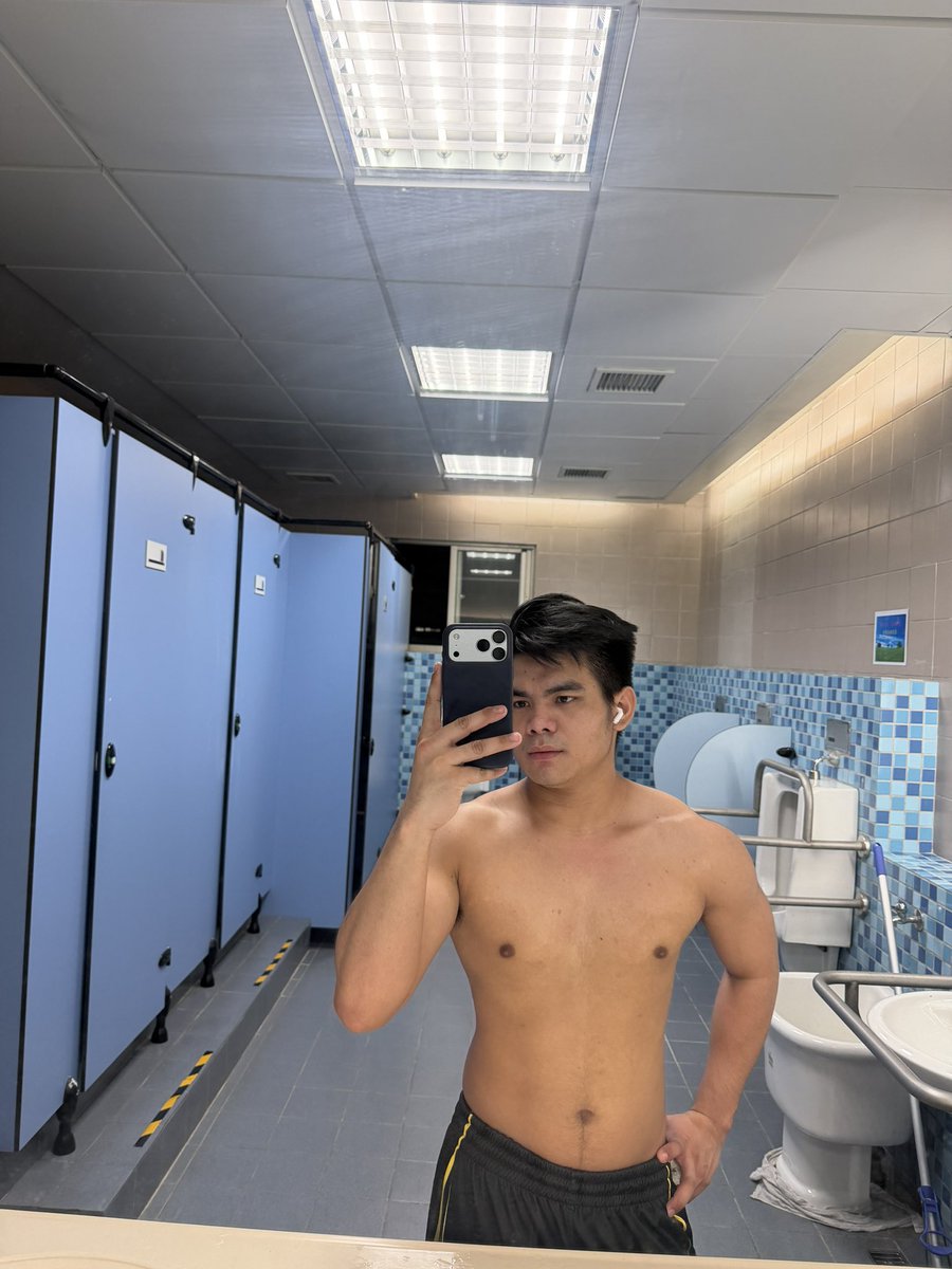 😈