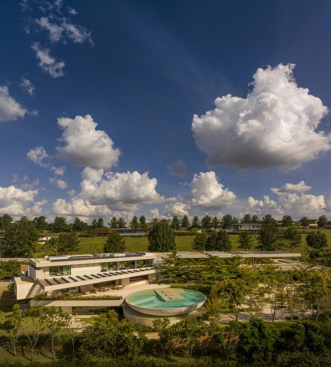 SciFiArchives's tweet photo. Villa Baro, Bragança Paulista 🇧🇷 https://t.co/edeDC9nwSt