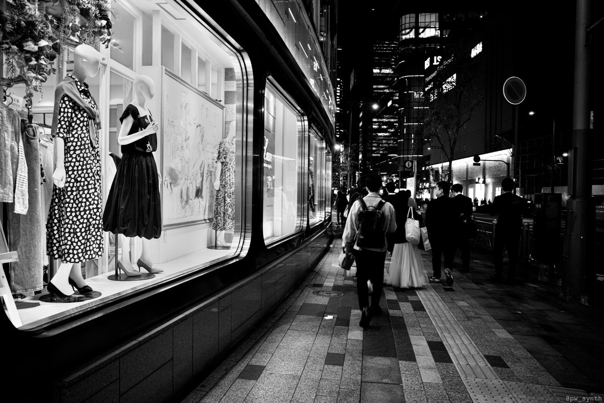 pw_synth's tweet image. 銀座、東京   
#streetphotography #street #snap 
#SILKYPIX #monochrome 
#RICOHGR #GRIII #GR3