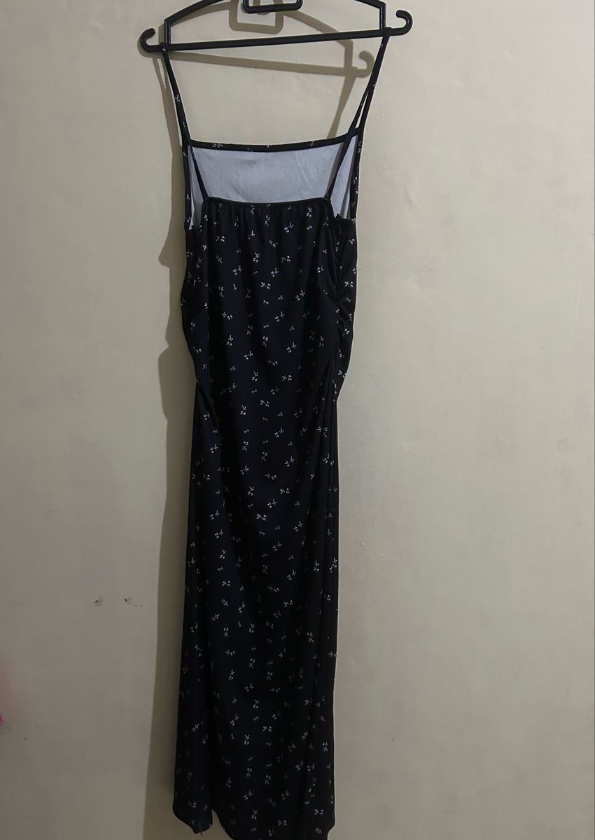 heejsty's tweet photo. WTS PRELOVED

dress wanita bunga2 
baru aku pake sekali 

💸95K
📍Bekasi 
💋bahan KATUN 
💋bisa co oren

panjang 107
lingkar dada 86
untuk bb 50-56Kg

detail dress bisa pc aku https://t.co/vLu32vKMVh