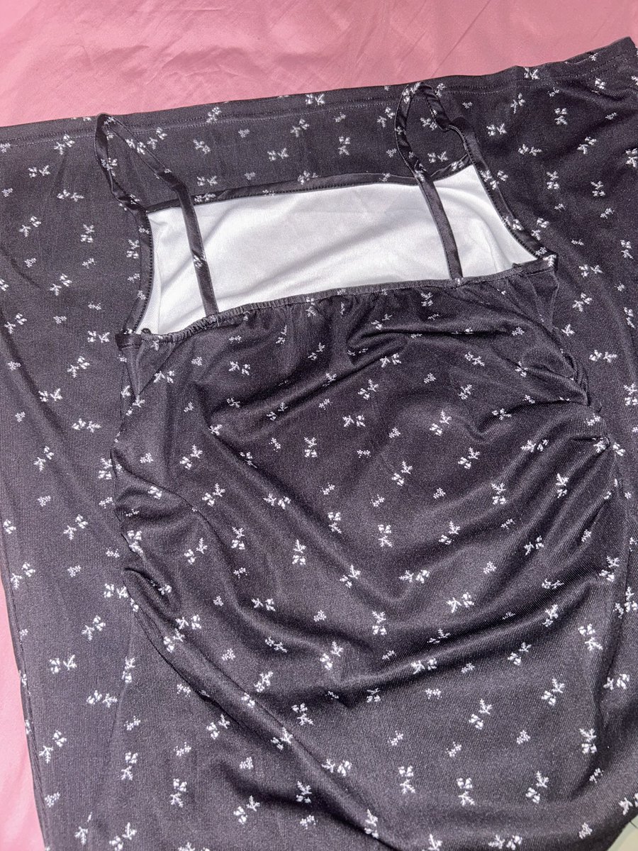 heejsty's tweet photo. WTS PRELOVED

dress wanita bunga2 
baru aku pake sekali 

💸95K
📍Bekasi 
💋bahan KATUN 
💋bisa co oren

panjang 107
lingkar dada 86
untuk bb 50-56Kg

detail dress bisa pc aku https://t.co/vLu32vKMVh