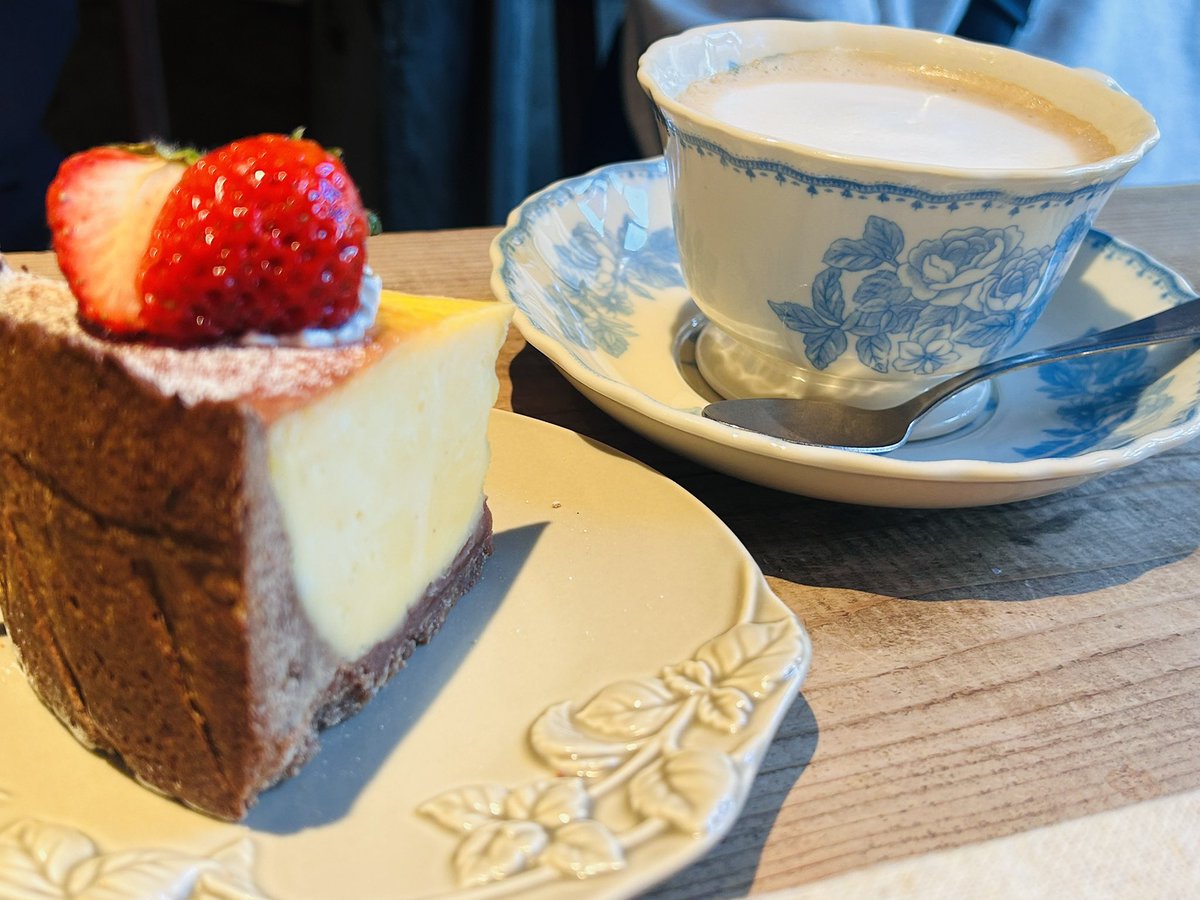 yume_adachi0905's tweet image. 素敵なカフェをみかけてお邪魔しました☕️

ハニーチーズトーストはほっぺたが落ちちゃうくらいおいしかった🫠🍽

外観や内装もお洒落で、雰囲気も良く素敵なカフェでした.⋆𝜗𝜚
また行きたい!!

#カフェ 
#阿達夢
#NGT48