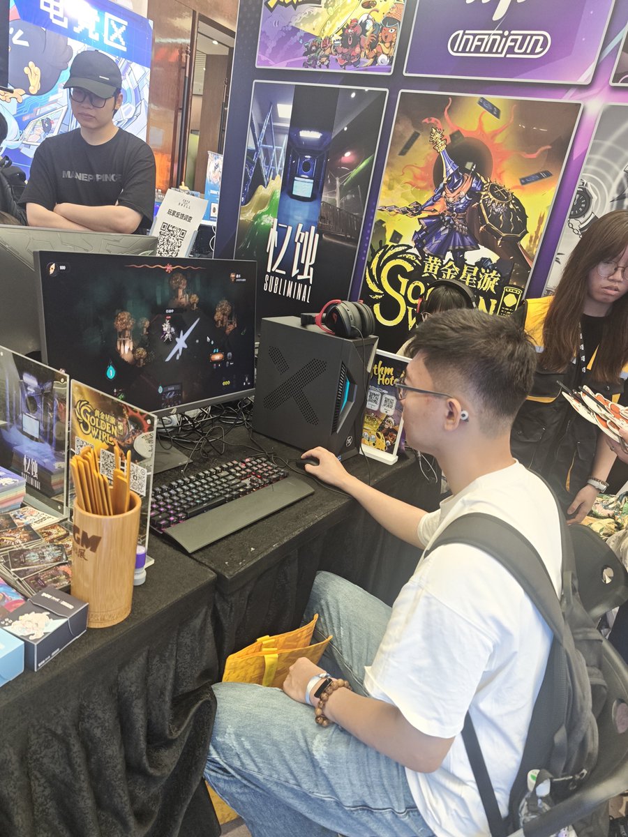 SnakoSnake's tweet photo. Demo at 廣州 https://t.co/ix2u4GGQH6
