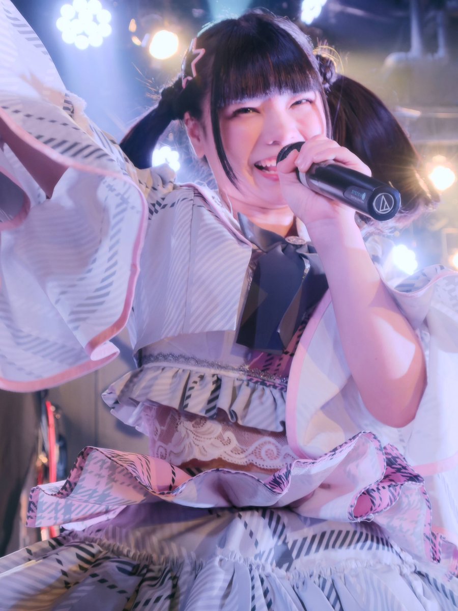tomowithfk7's tweet image. Live alive ♬⋆.˚𝄢⋆.ೃ࿔*:･ 

今日イチかも🌟

ピントなんかは一旦脇において、躍動感や楽しさが伝わってきて好きな1枚☺️

@Toolto_aika 

#Toolto 
#雪桃ステージ #stageperformance #ファインダー越しの私の世界