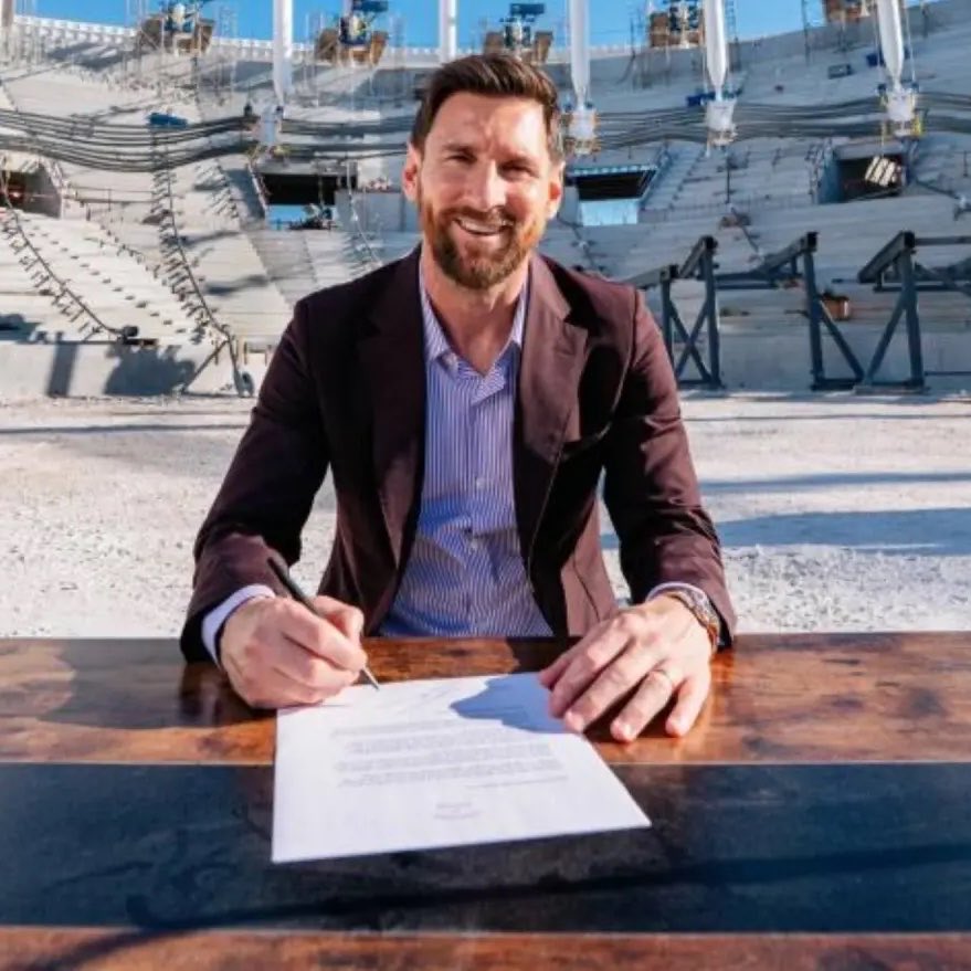 Docux22's tweet photo. Leo Messi has been announced &amp; unveiled as the new owner of @uecornella, 𝐧𝐞𝐰 𝐩𝐫𝐨𝐣𝐞𝐜𝐭 𝐬𝐭𝐚𝐫𝐭𝐢𝐧𝐠! 🆕👔 https://t.co/wlIjirxxcR