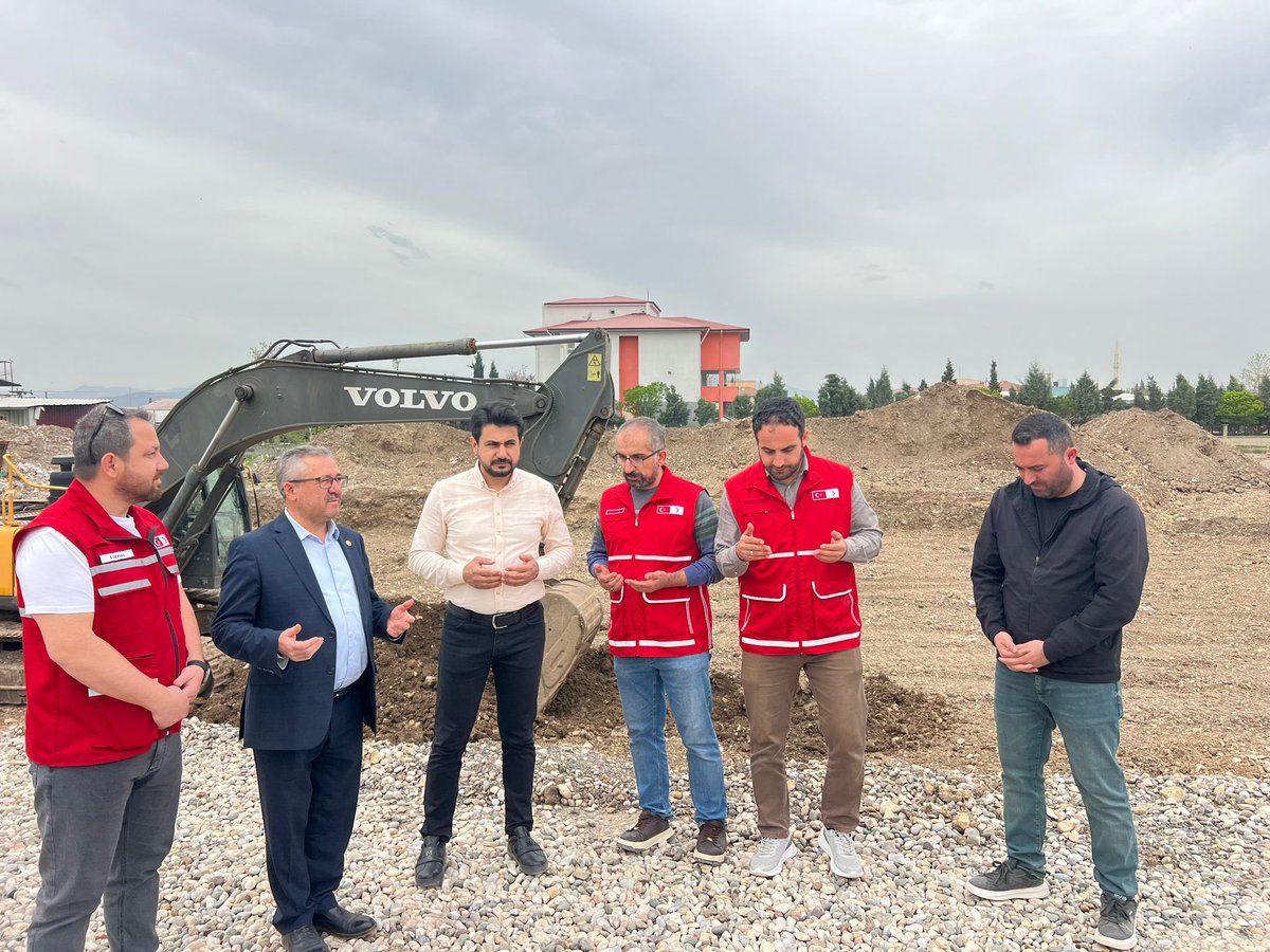 Genel Sekreter Yardımcımız Şükrü Can, Kahramanmaraş Kan Bağış Merkezi ve Toplum Merkezi binasının derin kazı çalışmalarını yerinde inceledi.

Programda, merkezin bölgedeki insani yardım, sosyal hizmet ve kan bağışı faaliyetlerine sağlayacağı katkıları görüşüldü.
