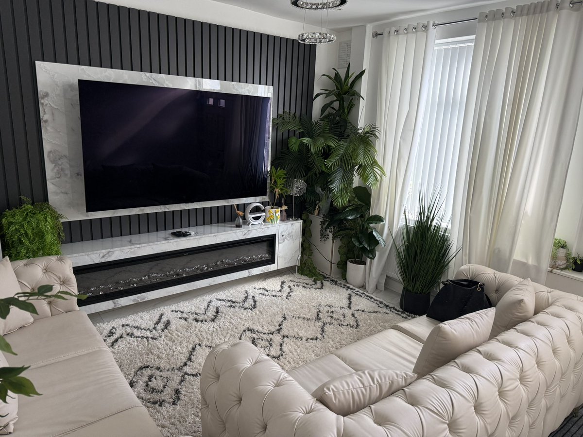 Helen Clayton tweet media