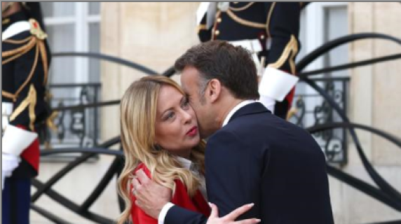 Che s'ha da fa' pe campa' eh Giorgè?
🙄