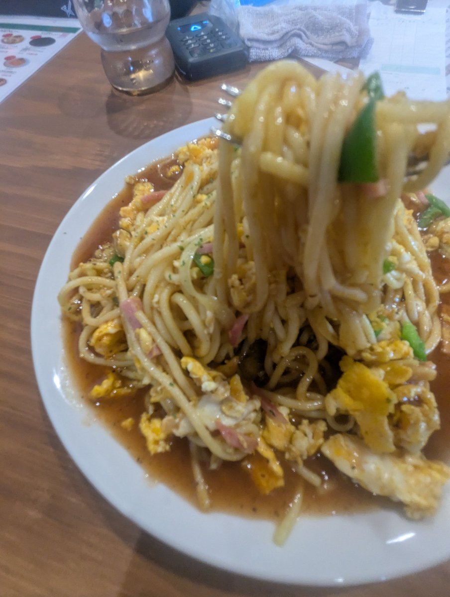 bono90125's tweet photo. 先日、昔名古屋勤務時代に良く利用していたあんかけパスタ屋の支店が地元にオープン
グランドオープンは4/25だけど、そのプレオープンに行ってきた
相変わらずのてんこ盛り
相変わらずの味に名古屋時代を思い出した
ありがとう
美味しかったです
＃元祖あんかけスパゲティ
＃コモ https://t.co/UVih4vw3qU