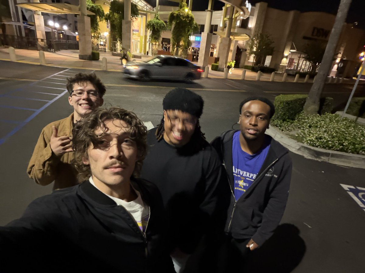 zeddo (☆_@) tweet media