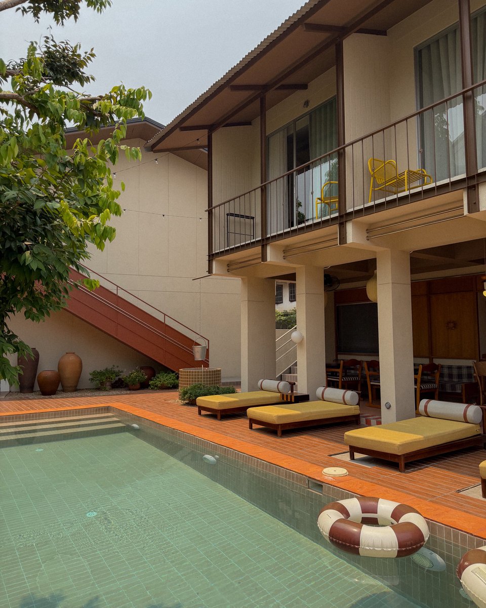 Hotel Hommtown Chiangmai 🏠🛁🧽🛌 : จริงๆ เล็งมาหลายครั้งที่มาเชียงใหม่แล้ว แต่ยังไม่มีโอกาสได้ไปสักที รอบนี้มีวันหยุดเหลือๆ เลยลองมานอนสักคืน เป็นที่พักเชียงใหม่ที่อยู่ช่วง Old Town ไม่ไกลจากประตูท่าแพเท่าไหร่ เป็นที่พักที่ไซซ์กำลังดี ห้องประมาณ 30 กว่าตร.ม.