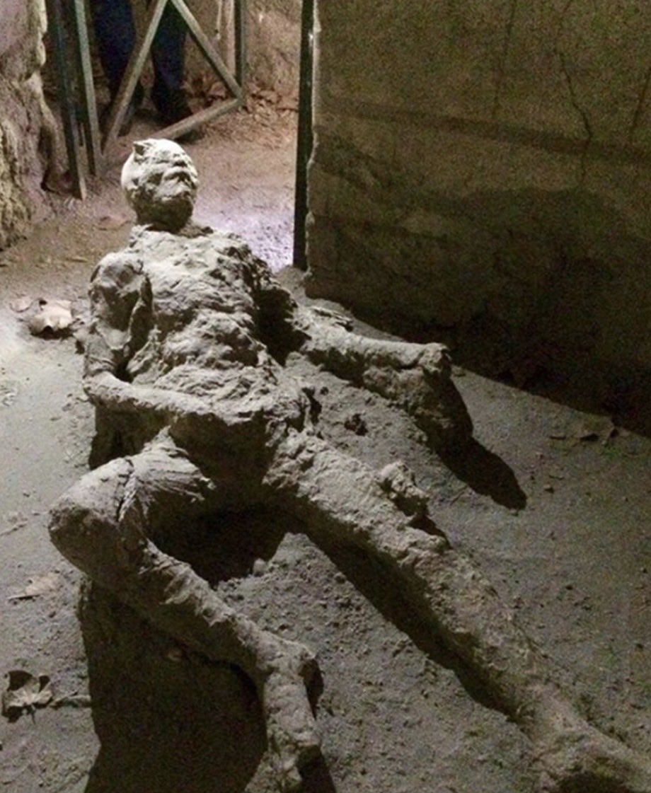 うざぶとん tweet media