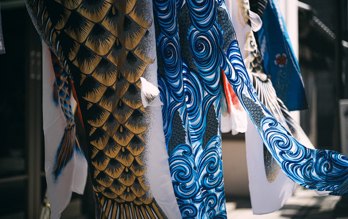 右のShiftキー tweet media