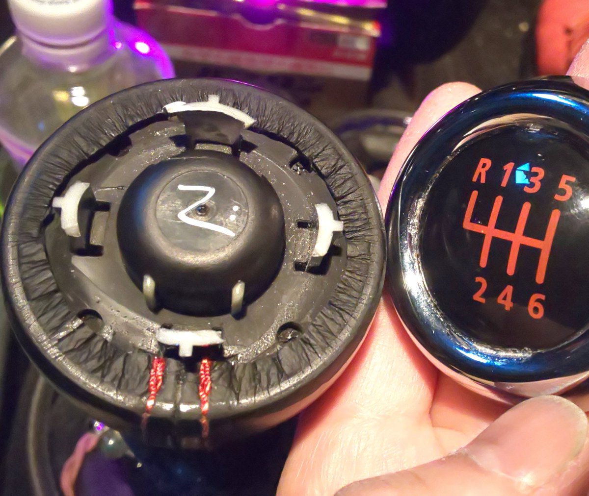 yukio43nisitani's tweet image. 支えてる爪みたいなのが全部折れて完全に外れたｗｗｗ。

#MINI
#シフトノブ