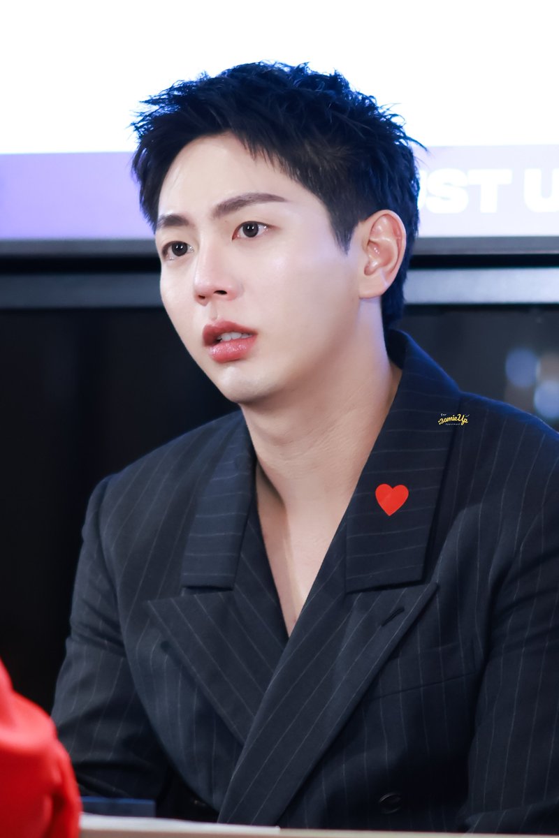 ปากจุมุมาก 😚

UP FANSIGN 2026
#UPCLOSEFansign2026
#uppoompat
