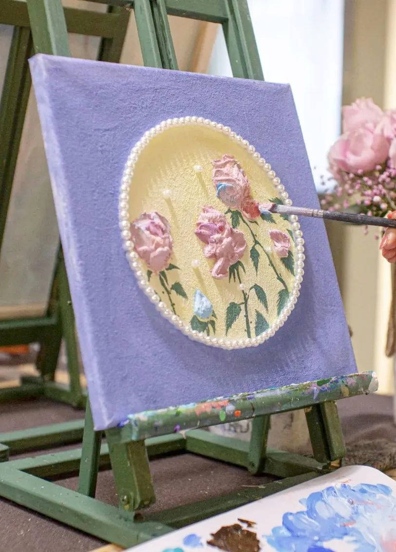 Planty1000's tweet image. "Lose yourself in the brushstrokes—today’s gallery finds: a watercolor’s soft blur, a sculptor’s raw clay pulse. Art isn’t just seen; it’s felt.  #ArtInTheMoment #CreativeVibes"