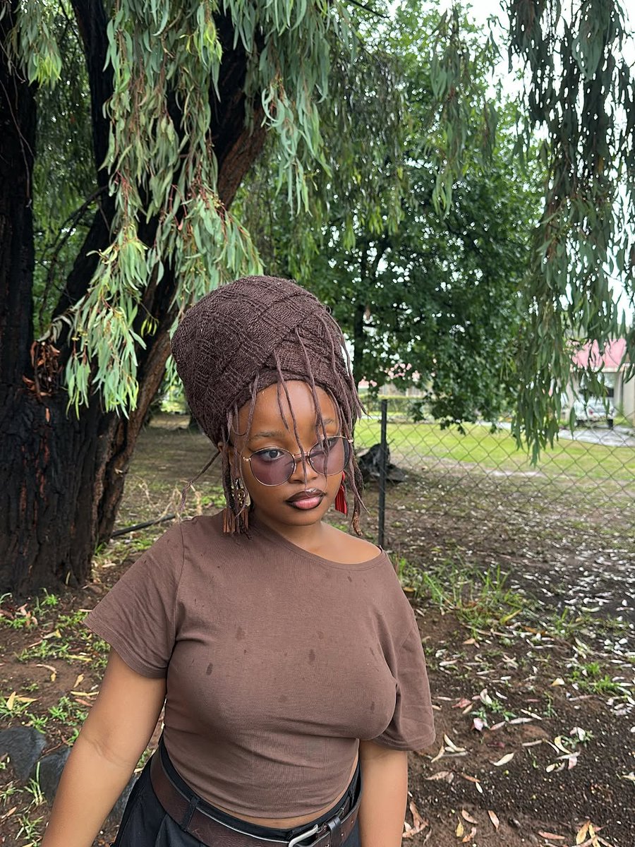 GirlGazer tweet media