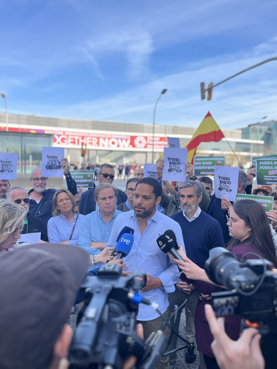 VOX Cataluña tweet media