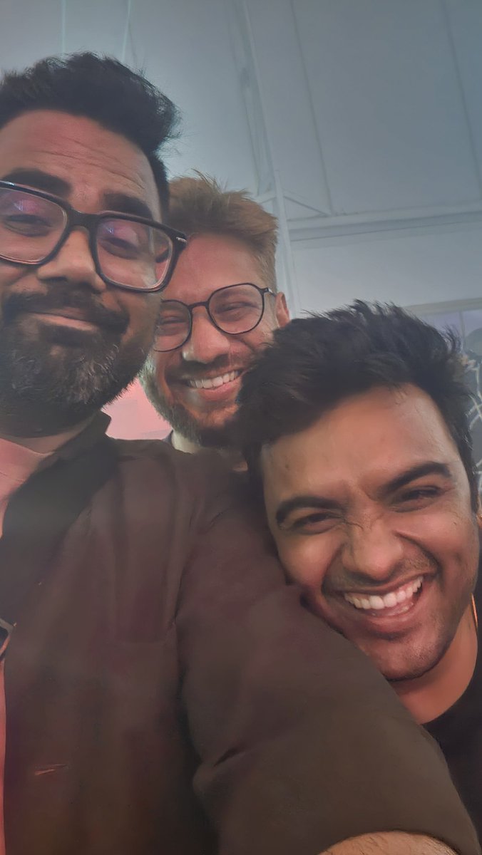 avneer_bh's tweet photo. What a blast it was yesterday, the first founder/operator boiler room in the city and boy was it  super fun! 

Big shoutout to @Dzerovc got @alokbishoyi97 an early bday gift serendipitously @rahulrmv (good fun, I owe you a diecast as well, have kept it with me for when we run into each other next time!) 

And the solid chaps @sanctuaryparc , @paulfinneyx  @saaketsharmax building a diff vibe in the ecosystem (best guys in town imo!)

Met some amazing AI engineers, ran into some old faces, yapped a bit with @Eepsita, @rahulbhadoriiya & I went around telling folks we are related and as always my usual partner in crime for all fun things @vatsal_sanghvi ! Also found out @saxenasaheb is warming to the kora/HSR area and is making guest appearances 🤪