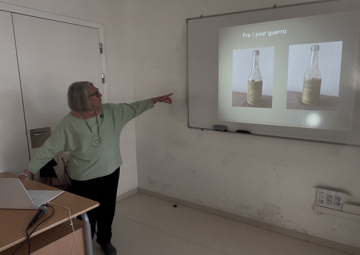 Ahir amb la Dra. Francesca Niubó, vam resseguir la història de la família Miquel i de la fabricació i distribució del Resolutivo Regium, producte per tractar càlculs fet a base de diverses plantes 🌿. Gràcies a tots els assistents. Aviat la conferència al Youtube! 📹 #Badalona