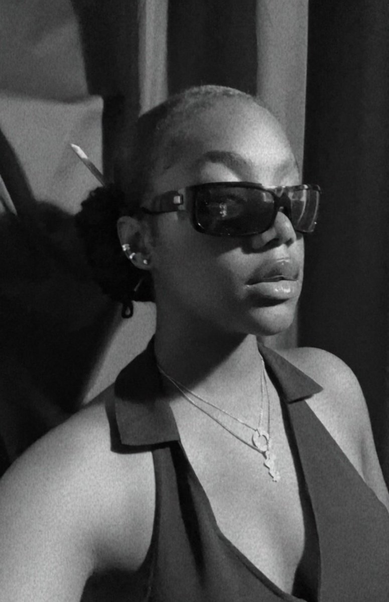 Pretty Sylvia 🌸 tweet media