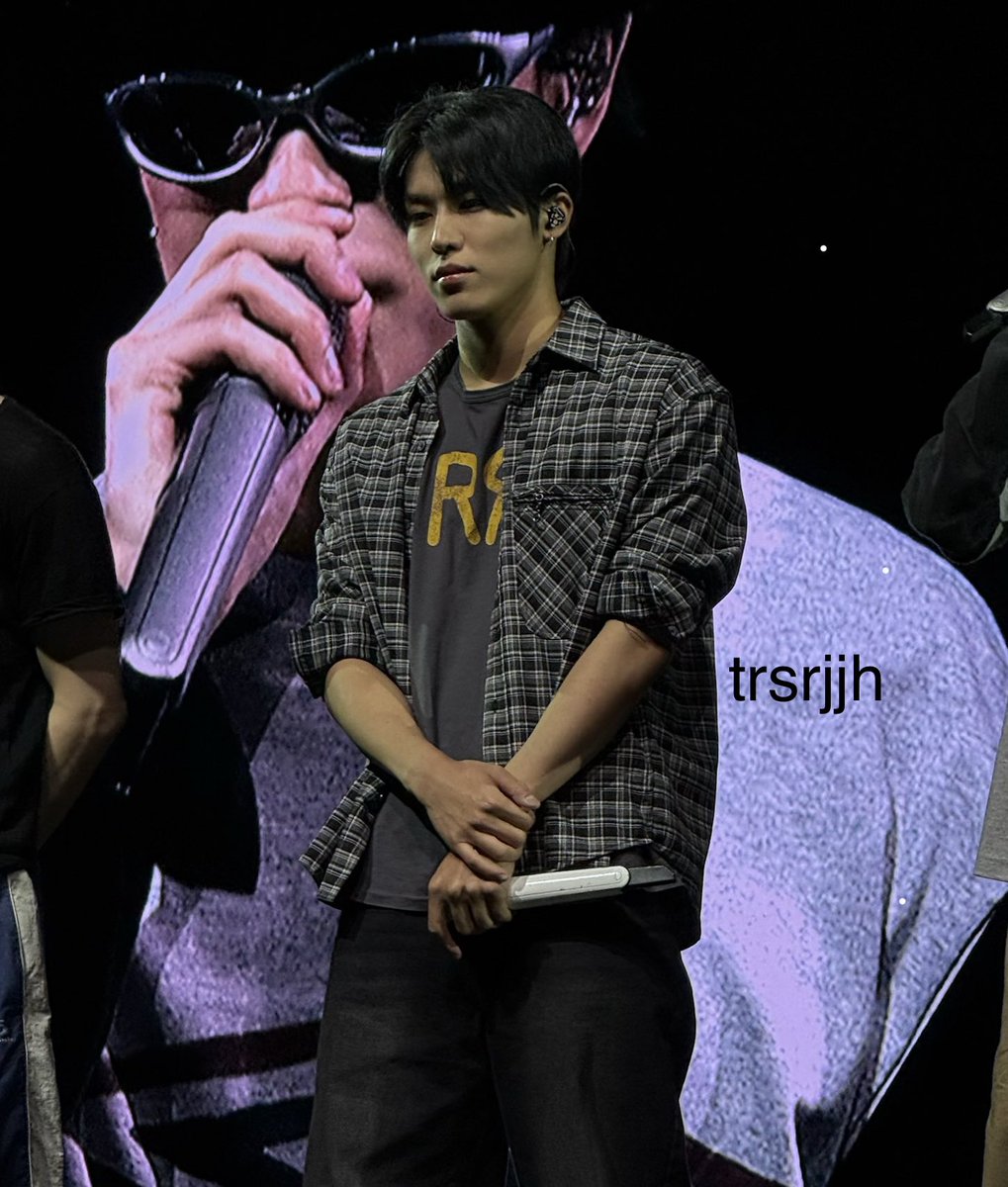 soundcheck jeongwoo! so handsome 😭 #박정우