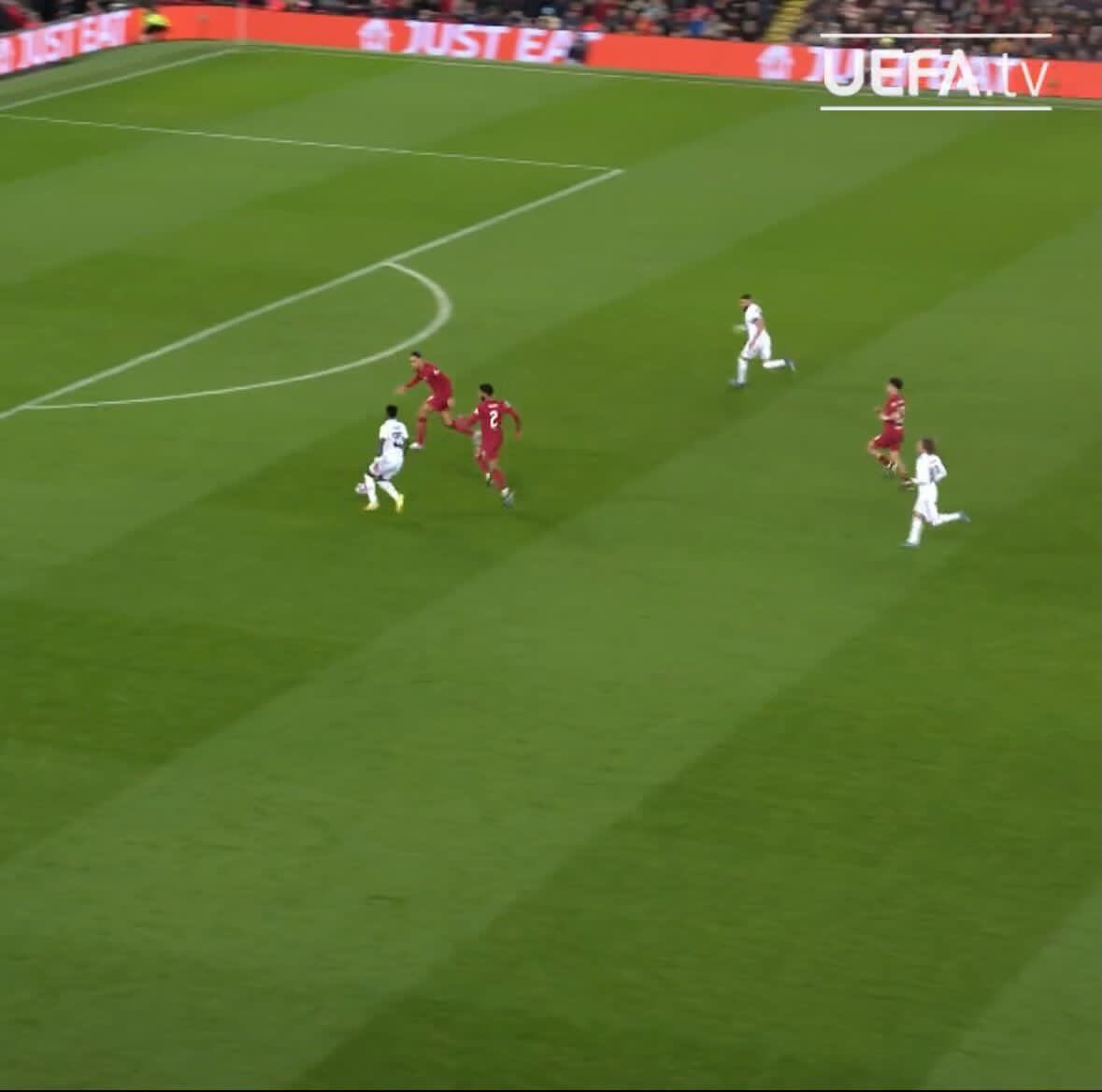 FeyValentine tweet media