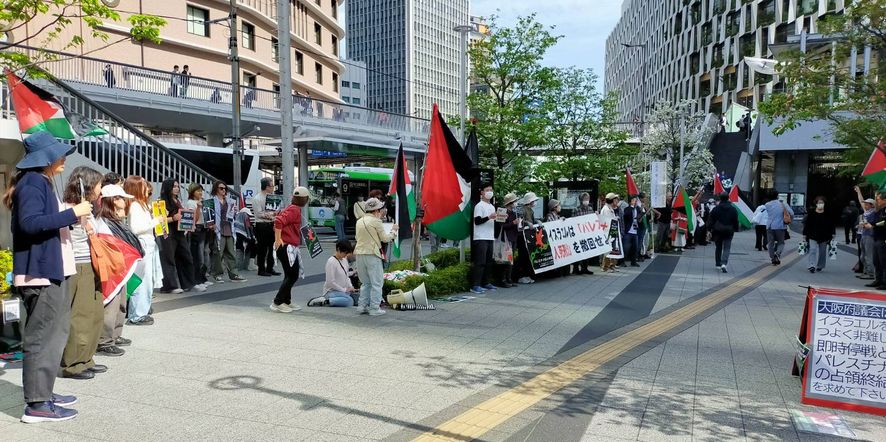 unai_tw's tweet photo. 4/18「パレスチナ囚人の日」全世界一斉アクション@大阪駅
約100人の参加でした。
"Palestinian Prisoner's Day" @ Osaka, Japan
#パレスチナ囚人の日2026 #イスラエルは停戦を守れ #恒久停戦 #イスラエル軍撤退 #CeasefireNOW #FreePalestine #StopGazaGenocide #standwithpalestine #HandOffIran https://t.co/fRds3pUpwd