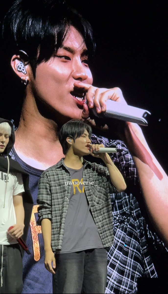uwooverse_'s tweet photo. BEHIND EVERY SUCCESSFUL MAN IS HIMSELF

#박정우 #JEONGWOO 
#TREASURE #트레저 
#PULSE_ON_IN_MANILA https://t.co/t1E4jtfywg