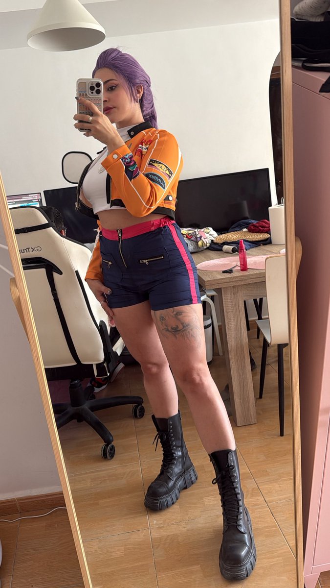 Hoy toca evento 💜

Hacia tela que no me ponia un cosplay, pero les va a encantar a los crios del pueblo 🥰