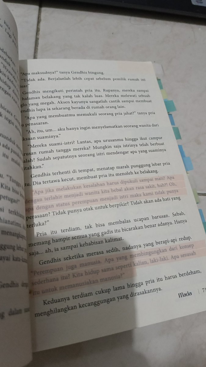 lsstyy__'s tweet photo. MADA -Gigrey
50k (good condi) minim bercak kuning
note pake stiker jadi bisa di lepas (kalo mau) 
voucher diskon blm di klaim
#MADA #GIGREY #preloved #Novel https://t.co/a9dl8C2A3L